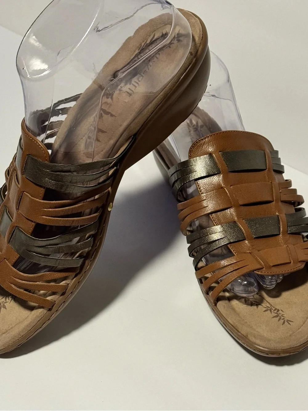 Easy Spirit Women’s 10 Sandal Brown & Gold Slip On Hurrache Style Strappy Shoe